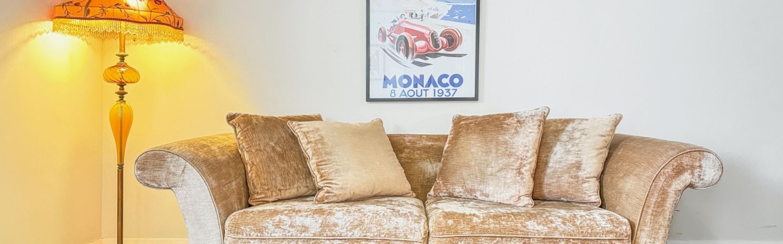 Art Deco Studios - Spacious and Stylish.