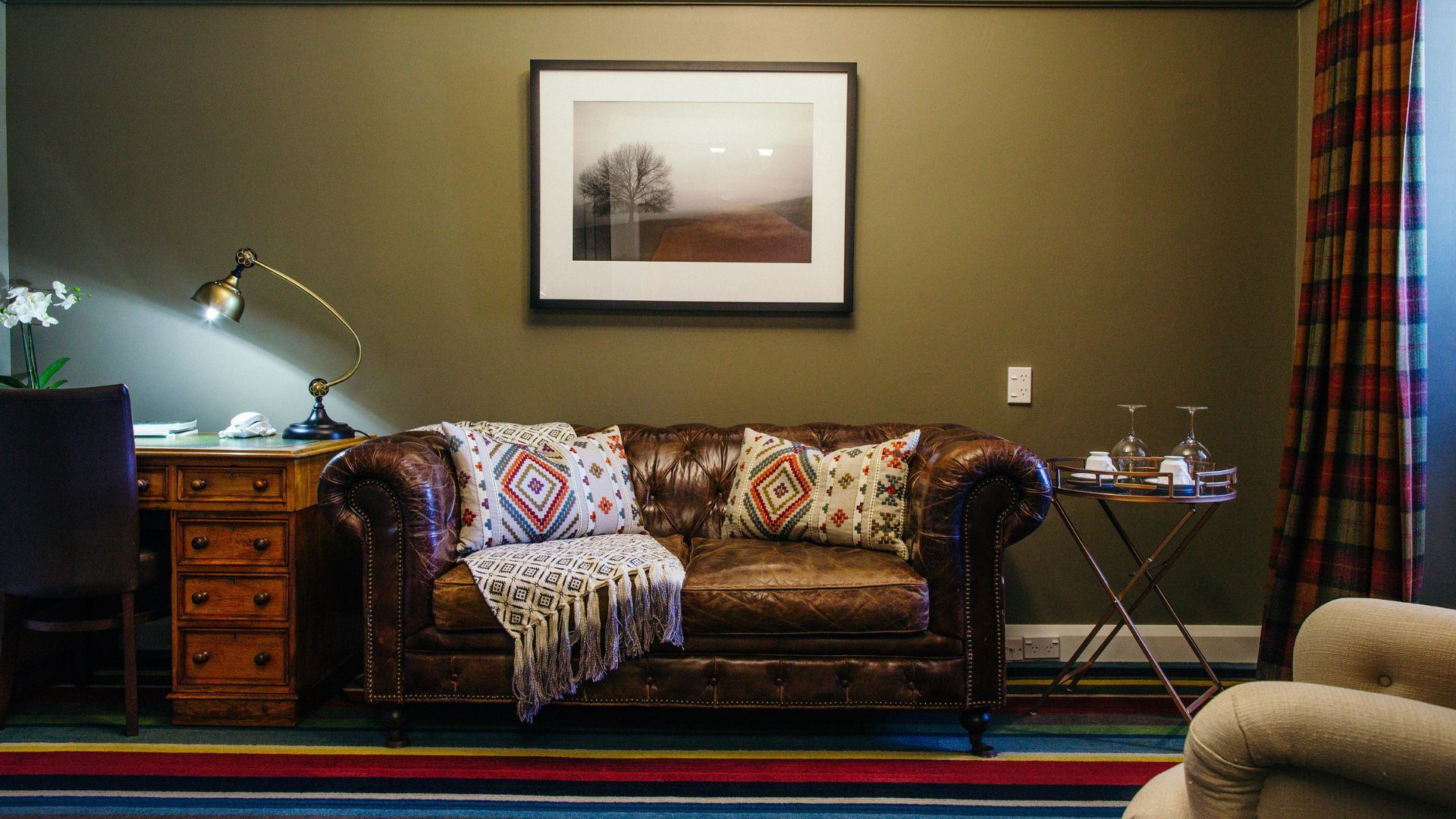 Mark Twain Suite - Named to celebrate his visit in 1895.. 