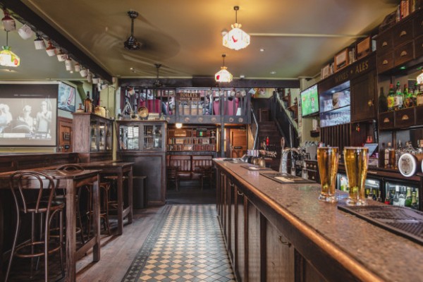 The Rose Irish Pub. 